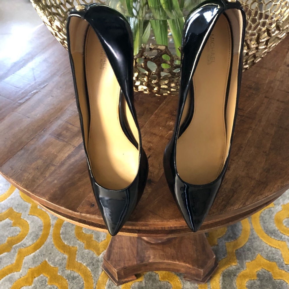 Michael Kors black patent leather pump size 11.